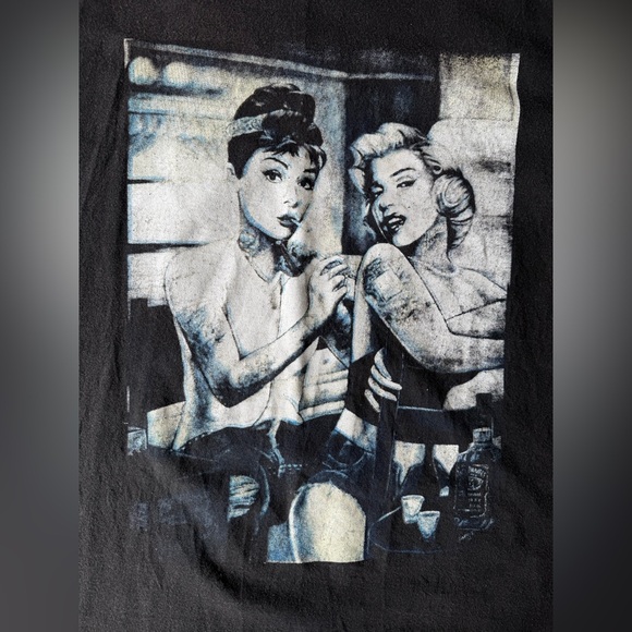 Vintage Y2K Marilyn Monroe And Audrey Hepburn Tattooed Twins Tee - Size XL - Picture 2 of 6